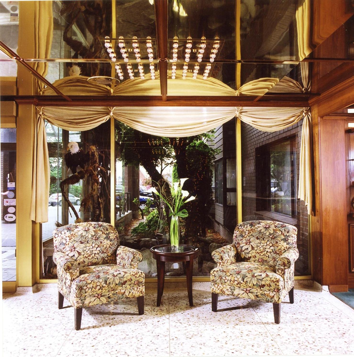 Crest Hotel Prince Rupert Extérieur photo