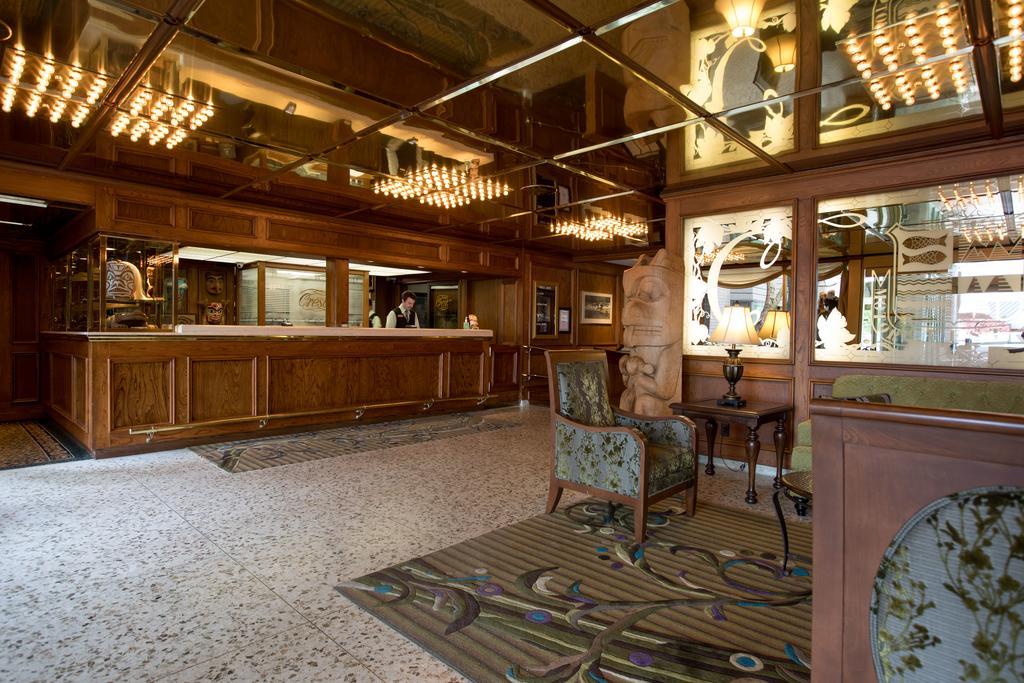 Crest Hotel Prince Rupert Extérieur photo