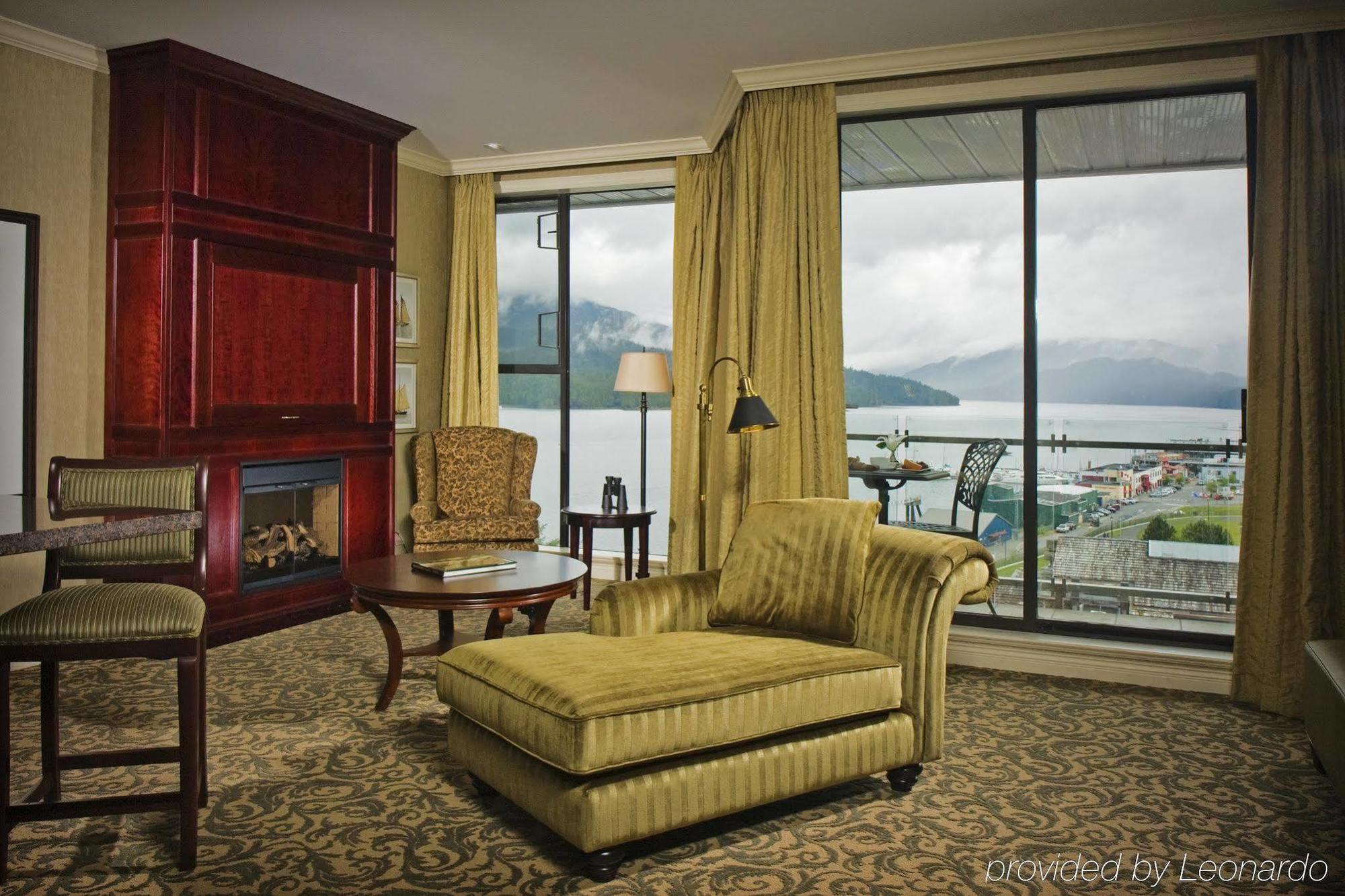 Crest Hotel Prince Rupert Extérieur photo